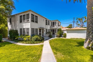 11794 Beverly Blvd in Whittier, CA - Building Photo - Building Photo