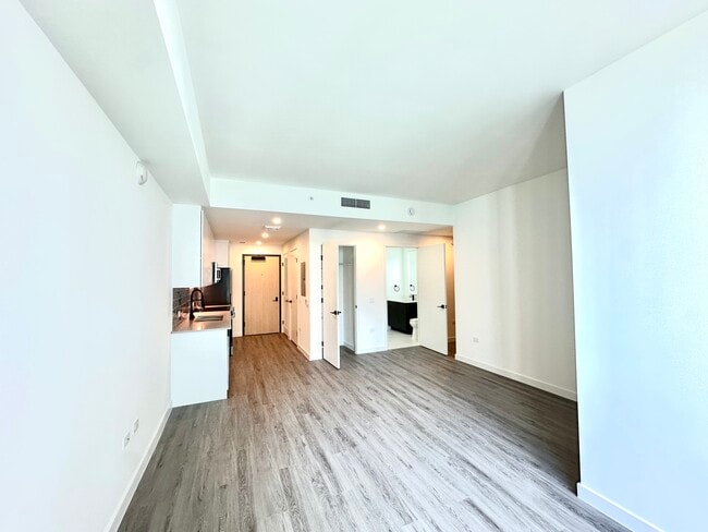 property at 1900 NW 1st Pl