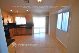 8338 W Hubbell St in Phoenix, AZ - Foto de edificio - Building Photo