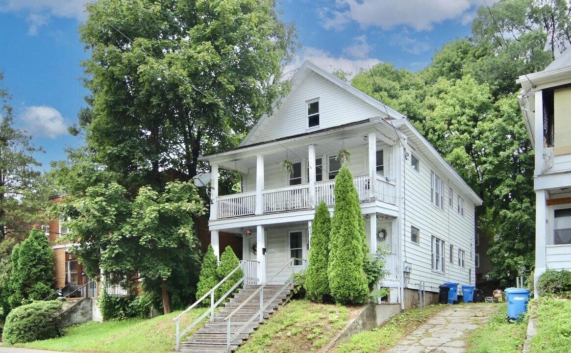 635 Park Ave, Unit FL2 in Albany, NY - Foto de edificio
