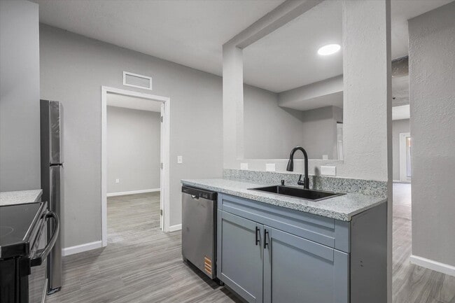 401 Putnam Dr in Tallahassee, FL - Building Photo - Building Photo