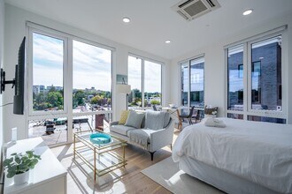 38 Hichborn St, Unit 401 in Boston, MA - Building Photo - Building Photo