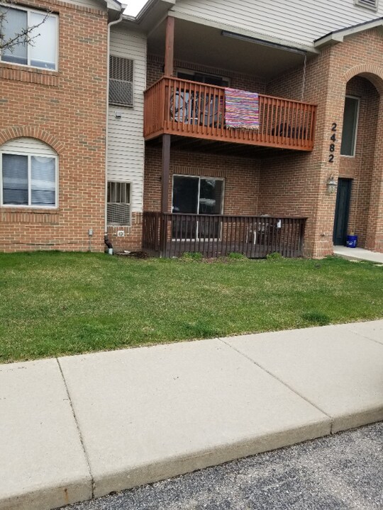 2482 Eagles Cir in Ypsilanti, MI - Building Photo