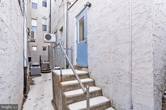 4615 Woodland Ave, Unit 3080 in Philadelphia, PA - Building Photo - Building Photo