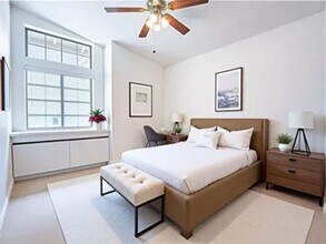 21602 Bedford Way in Santa Clarita, CA - Foto de edificio - Building Photo