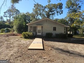 344 E Main St in Statesboro, GA - Building Photo
