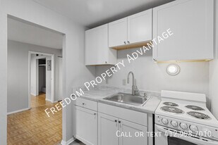 118 Charles St in Mount Oliver, PA - Building Photo