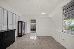 5069 NW 41st Ct in Lauderdale Lakes, FL - Building Photo