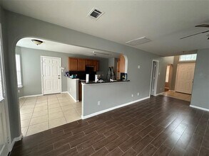 4043 Hawthorn Glen Ct in Fresno, TX - Foto de edificio - Building Photo