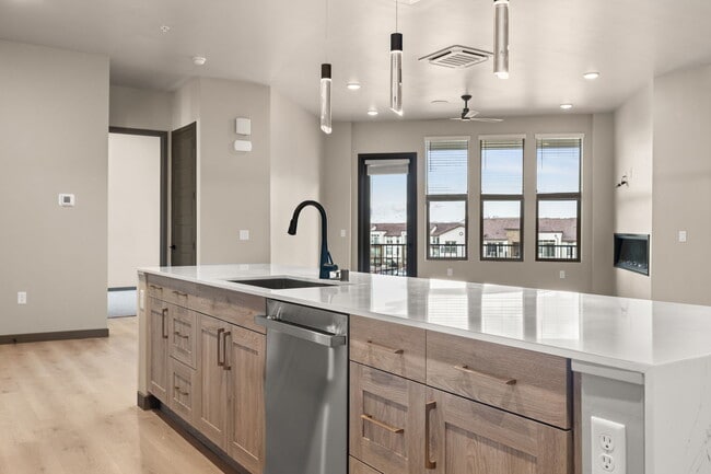 Double R in Reno, NV - Building Photo - Building Photo