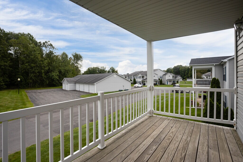 Center Pointe at Radisson Baldwinsville, NY Apartments