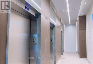188 Fairview Mall Dr in Toronto, ON - Building Photo - Building Photo