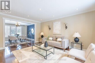 1836 Friar Tuck Ct in Mississauga, ON - Building Photo - Building Photo