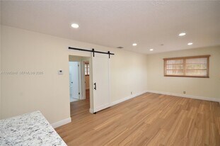 2430 SW 16th St in Miami, FL - Building Photo