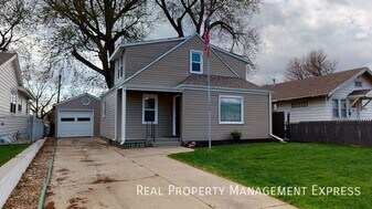Fantastic 3 Bedroom 1.5 Bathroom Single-Fa in Sioux Falls, SD - Building Photo