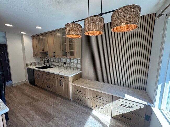 property at 2562 Walnut Blvd