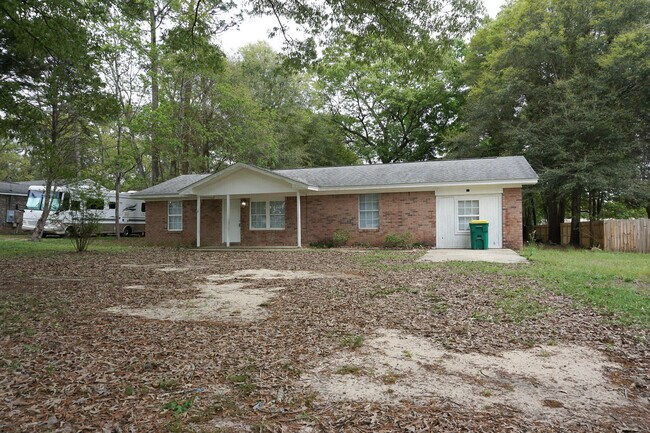 6115 Willow Ln N in Crestview, FL - Building Photo - Building Photo