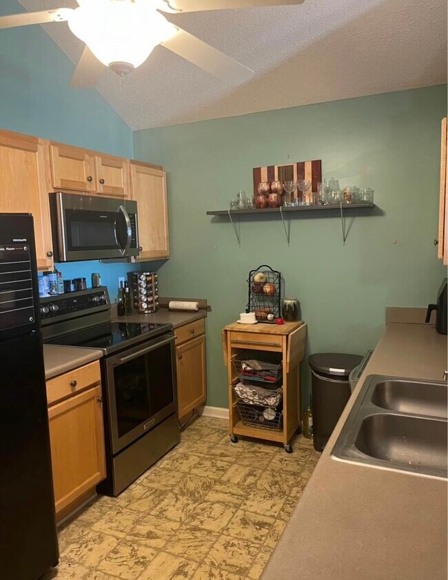 1033 Harts Cove Way Rentals in Seneca, SC