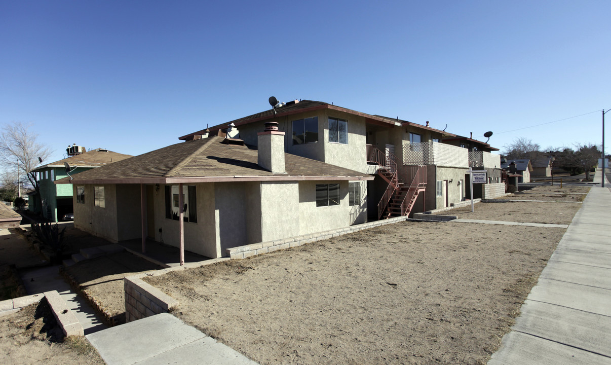 1161 Barstow Rd in Barstow, CA - Building Photo