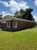 1235 Harrell in Wynne, AR - Building Photo