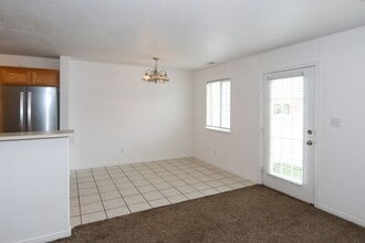 10505 Sage Flats Way in South Jordan, UT - Foto de edificio - Building Photo