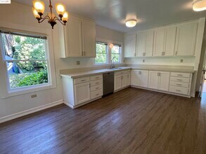 1159 Winsor Ave in Piedmont, CA - Building Photo - Building Photo