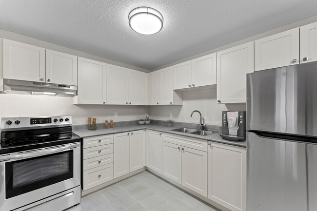 Green Park in Kingston, ON - Building Photo - Building Photo