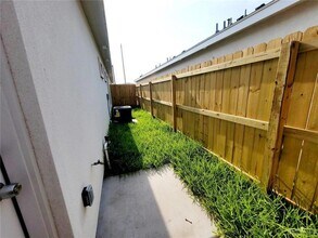 7102 N 56th Ln, Unit 1 in McAllen, TX - Building Photo - Building Photo