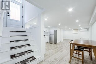 13 Ravina Crescent in Toronto, ON - Building Photo