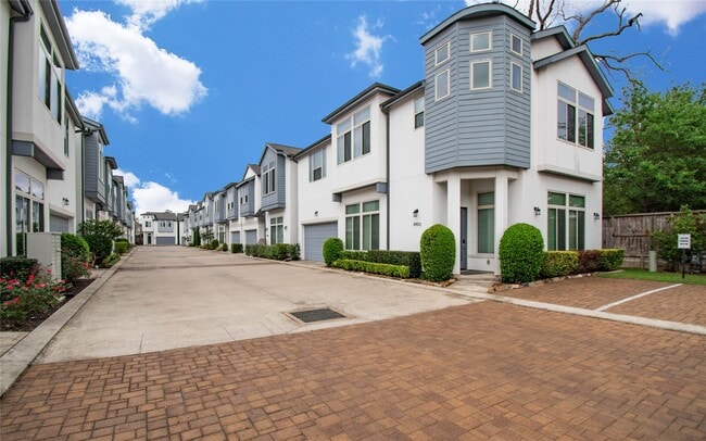 8930 Spring Knoll Forest Dr