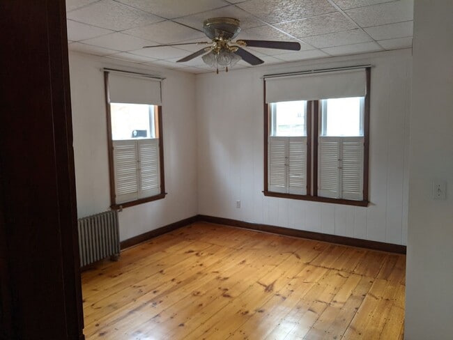 17 White Ct in Clinton, MA - Building Photo - Building Photo