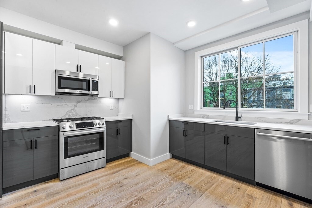 300 Somerville Ave-Unit -300G in Somerville, MA - Building Photo