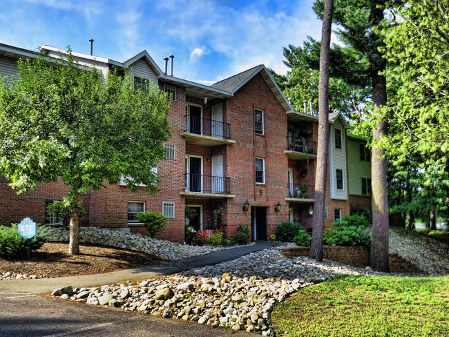 Hawthorne Gardens in Guilderland, NY - Building Photo - Building Photo