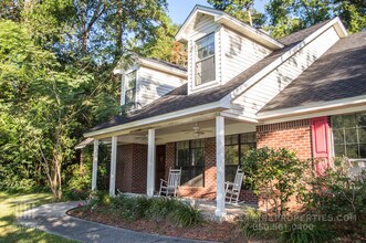 2221 Glenwood Ln in Tallahassee, FL - Building Photo - Building Photo