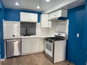 2518 Danube Way in Oxnard, CA - Building Photo - Building Photo