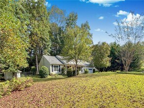 1497 Chaseway Cir in Powder Springs, GA - Building Photo - Building Photo