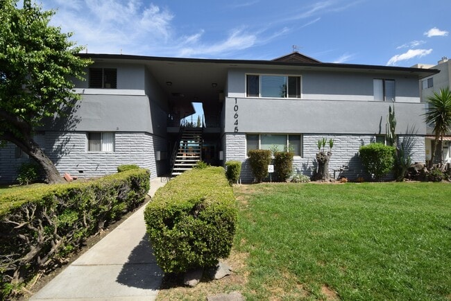 10645 Valley Spring Ln, Unit 18