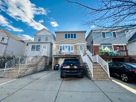 126 W 25th St in Bayonne, NJ - Building Photo