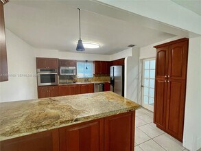 1542 Siena Ave in Coral Gables, FL - Building Photo - Building Photo