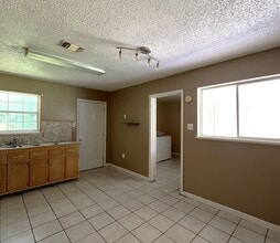107 Magnolia St in New Llano, LA - Building Photo - Building Photo