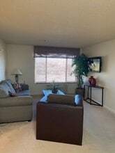 555 Highland Dr in Mesquite, NV - Foto de edificio - Building Photo