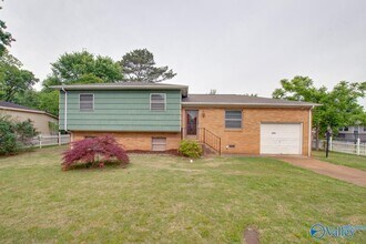 3902 Mccalley Pl in Huntsville, AL - Building Photo - Building Photo
