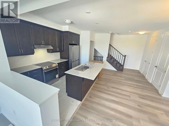 82 Yorkshire Dr in Barrie, ON - Building Photo - Building Photo