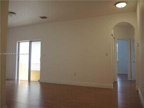 11324 NW 54th Terrace in Doral, FL - Building Photo - Building Photo
