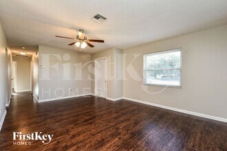 18150 Adams Cir in Ft. Myers, FL - Foto de edificio - Building Photo