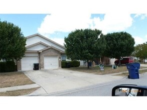 133.135 Marvin Cove in Hutto, TX - Building Photo - Building Photo