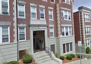 140 Columbia St, Unit 109-1 in Brookline, MA - Building Photo - Building Photo