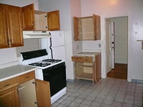 158 Kelton St, Unit #1 in Boston, MA - Building Photo - Building Photo