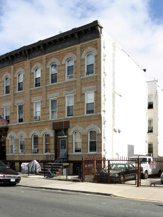 1384 Putnam Ave in Brooklyn, NY - Building Photo