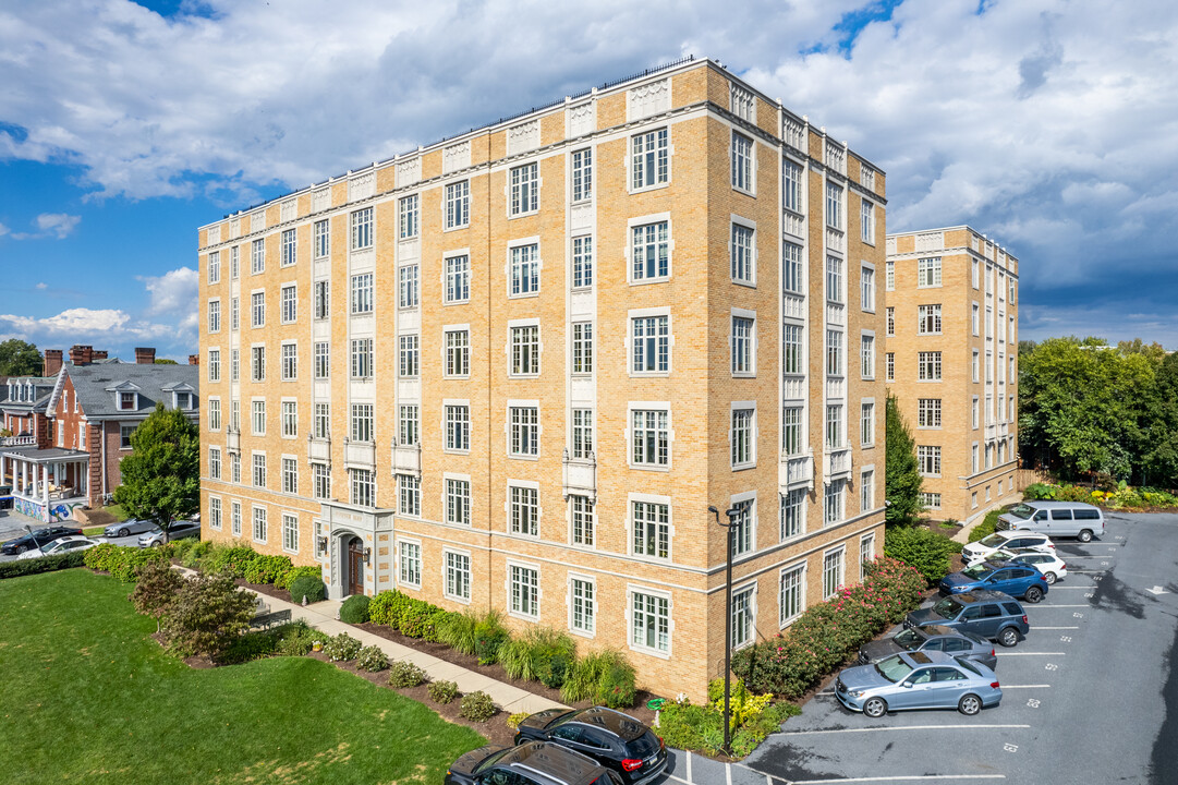 Riverview Manor in Harrisburg, PA - Building Photo